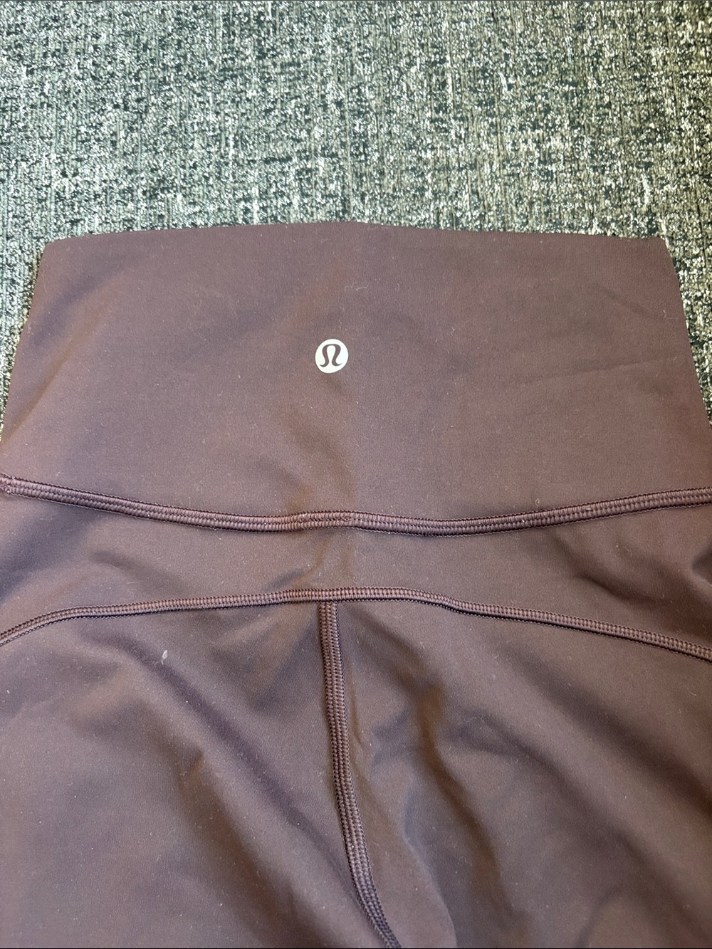 Lululemon In Movement Tight 25” Everlux in Black Satin Size 2 - Picture 3 of 4